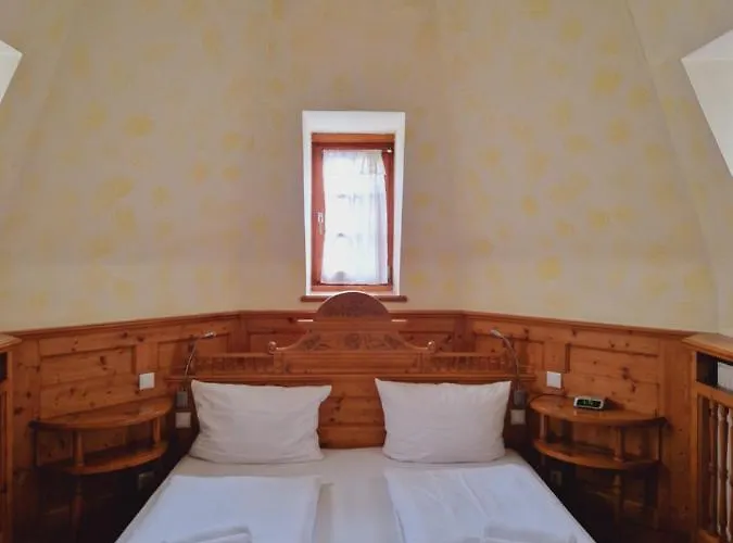 Отель Landgasthof Deutsche Eiche Мюнхен